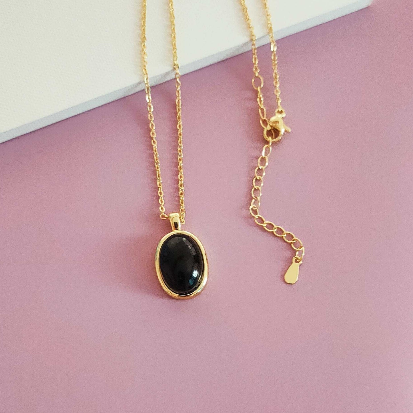 Trendy Oval Charm Necklace