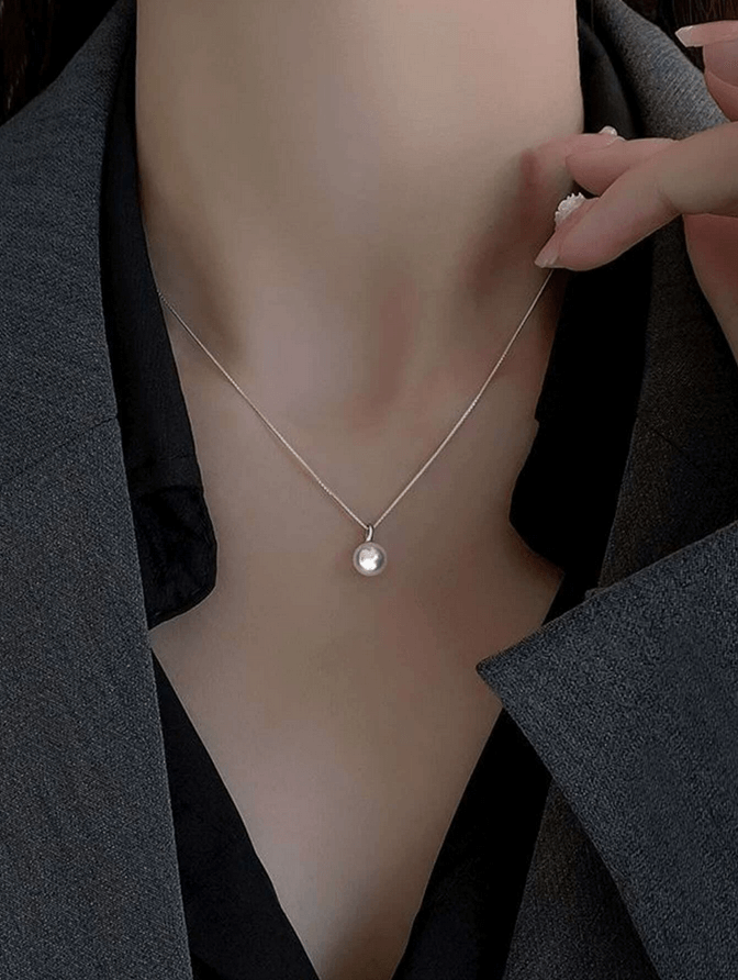 925 Sterling Silver Dorothea Pearl Pendant Necklace