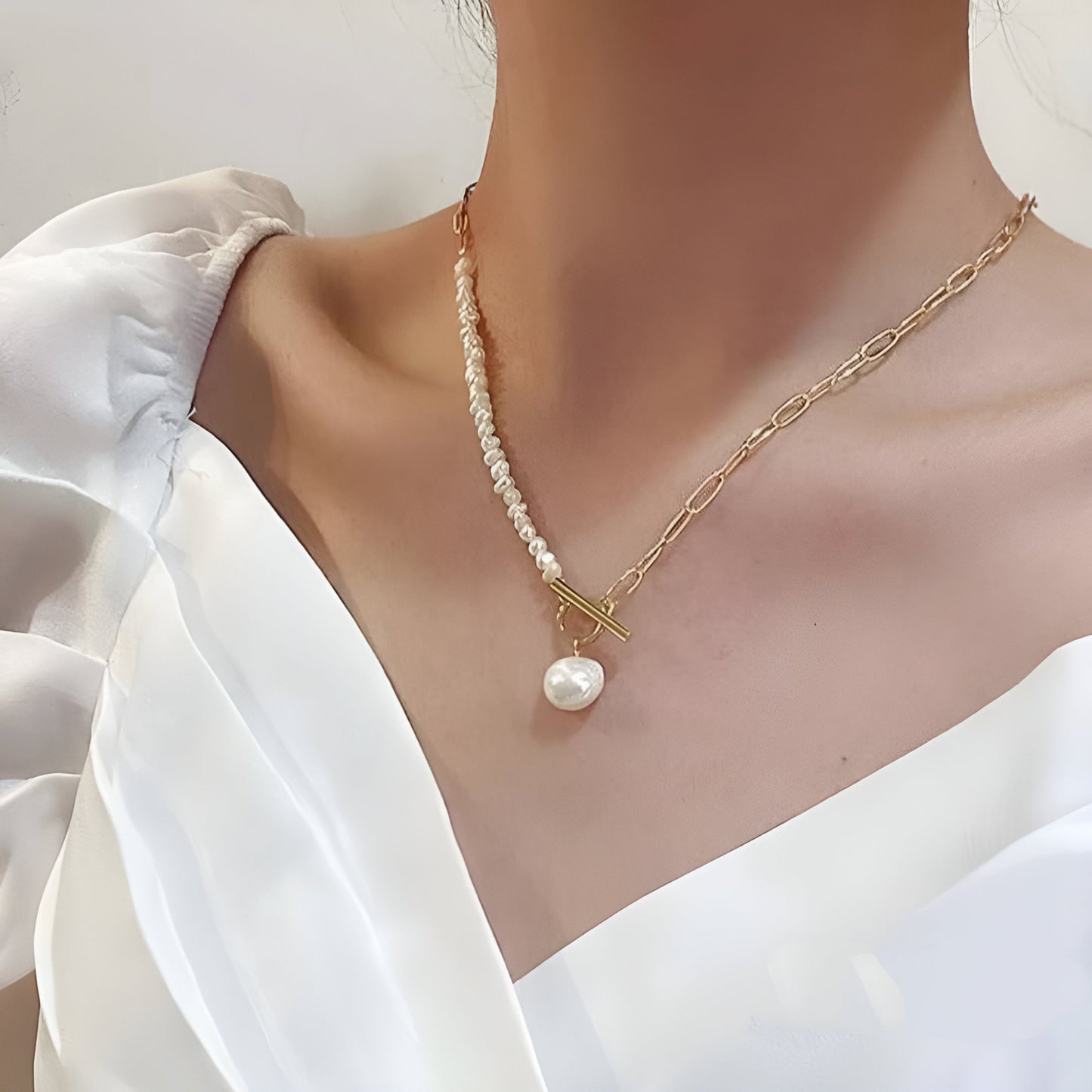 Stylish Pearl Buckle Chain Necklace